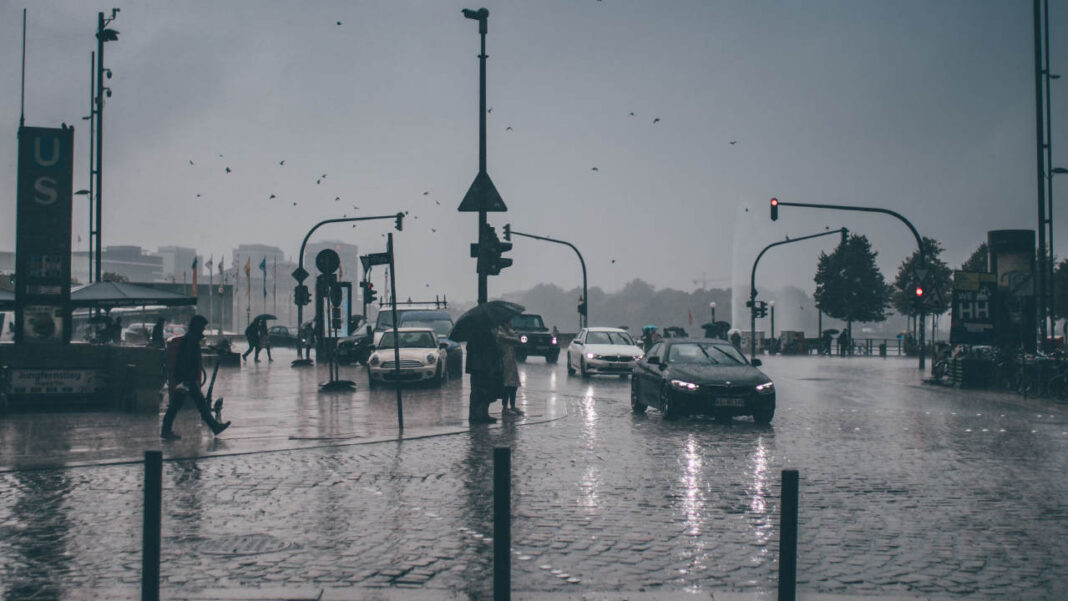 A Rare Weather Twist Awaits the UAE: Rain, Dust, and a Welcome Cool-Down on the Way A Rare Weather Twist Awaits the UAE: Rain, Dust, and a Welcome Cool-Down on the Way