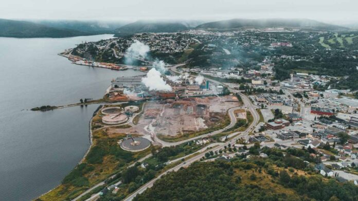 Can the AI Boom Protect Global Manufacturing from War and Inflation Pressures?