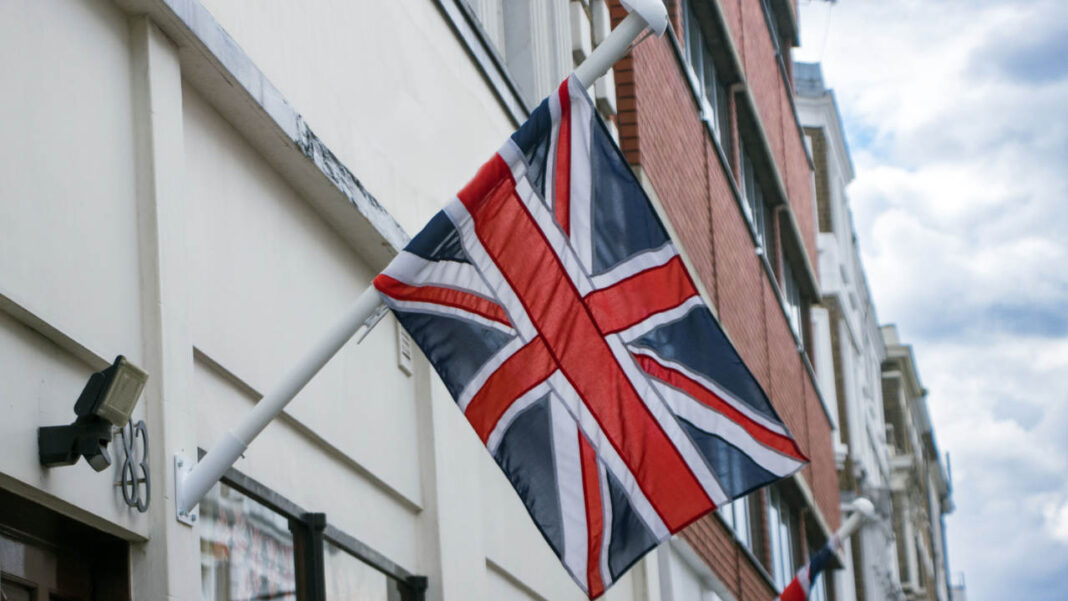 British Factories See Strongest Growth in Almost Two Years as Supply Chain Pressures Ease British Factories See Strongest Growth in Almost Two Years as Supply Chain Pressures Ease
