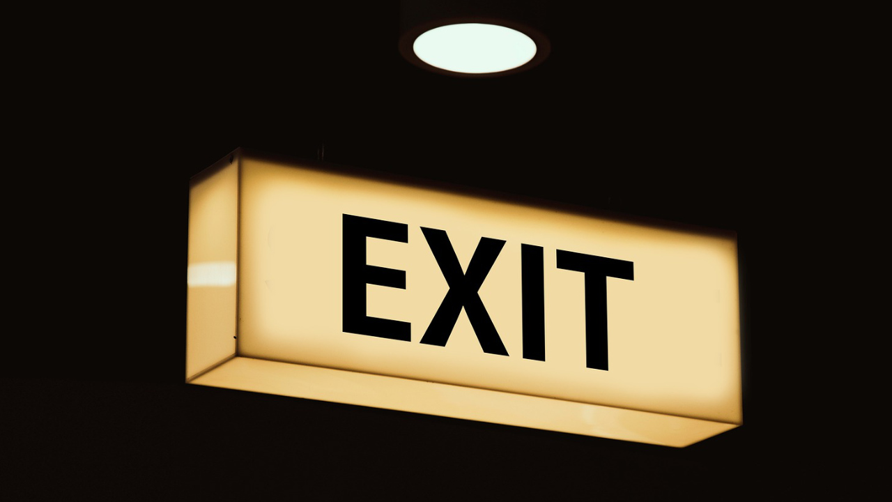 China’s New Exit Rules Raise Fresh Questions for Canadian Travellers