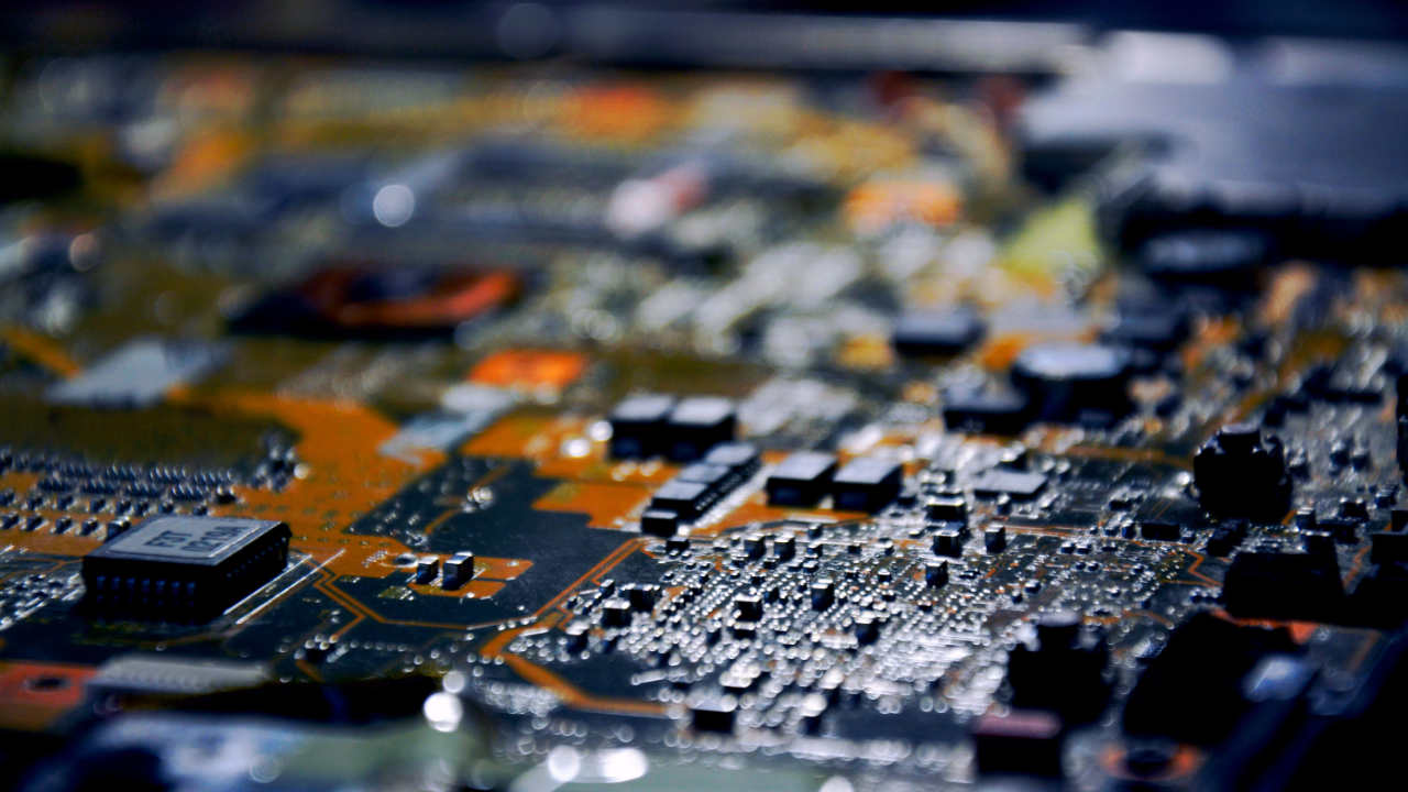 Singapore’s August Exports Leap 46.2% as AI Technology Demand Drives Electronics Boom