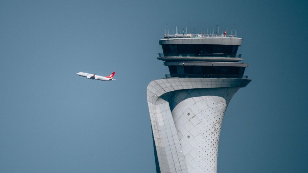Sydney’s Control Tower Could Go Silent Overnight as Airlines Back Radical Staffing Plan Sydney’s Control Tower Could Go Silent Overnight as Airlines Back Radical Staffing Plan
