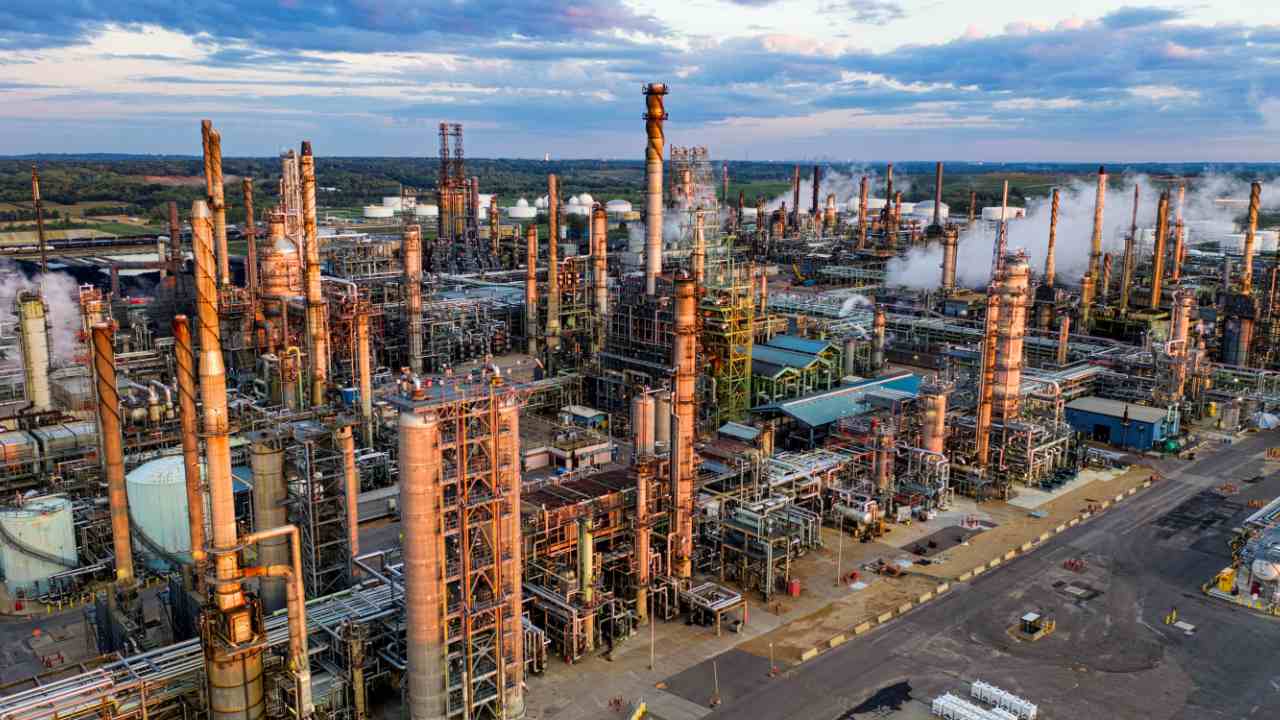 INEOS Puts Three Hull Chemical Plants on Hold as Energy Costs Undercut European Production