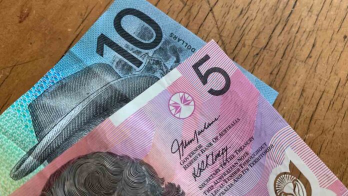The Kiwi’s Strange Slide: Why Is New Zealand’s Dollar Falling Despite Rate-Hike Bets?