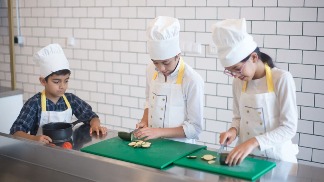 Meghan, the Duchess of Sussex, to co-host Junior MasterChef Australia Meghan, the Duchess of Sussex, to co-host Junior MasterChef Australia