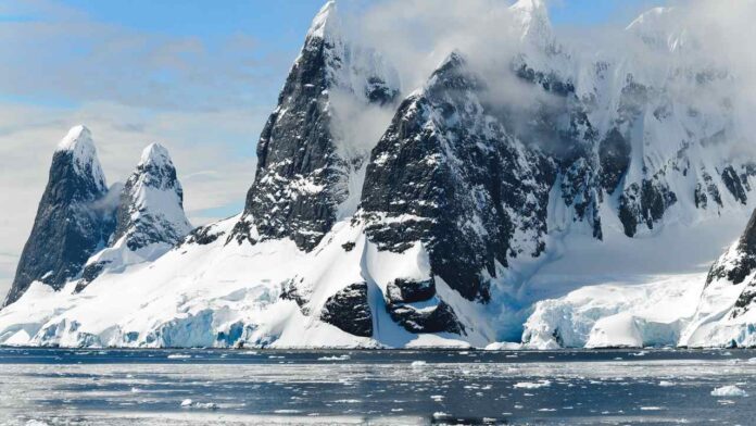 Antarctica’s Ancient Ice Shelf Holds Clues to Future Glacier Loss