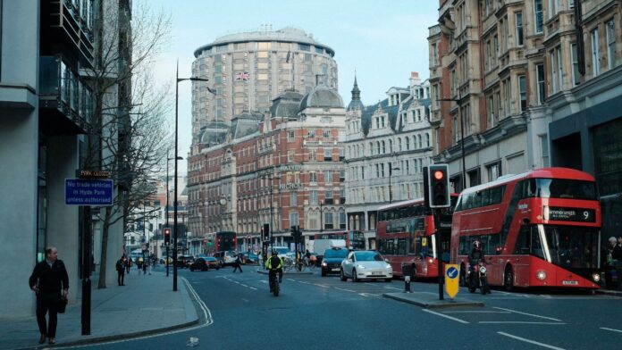 Police Increase Security in London’s Stamford Hill After Suspected Antisemitic Attacks
