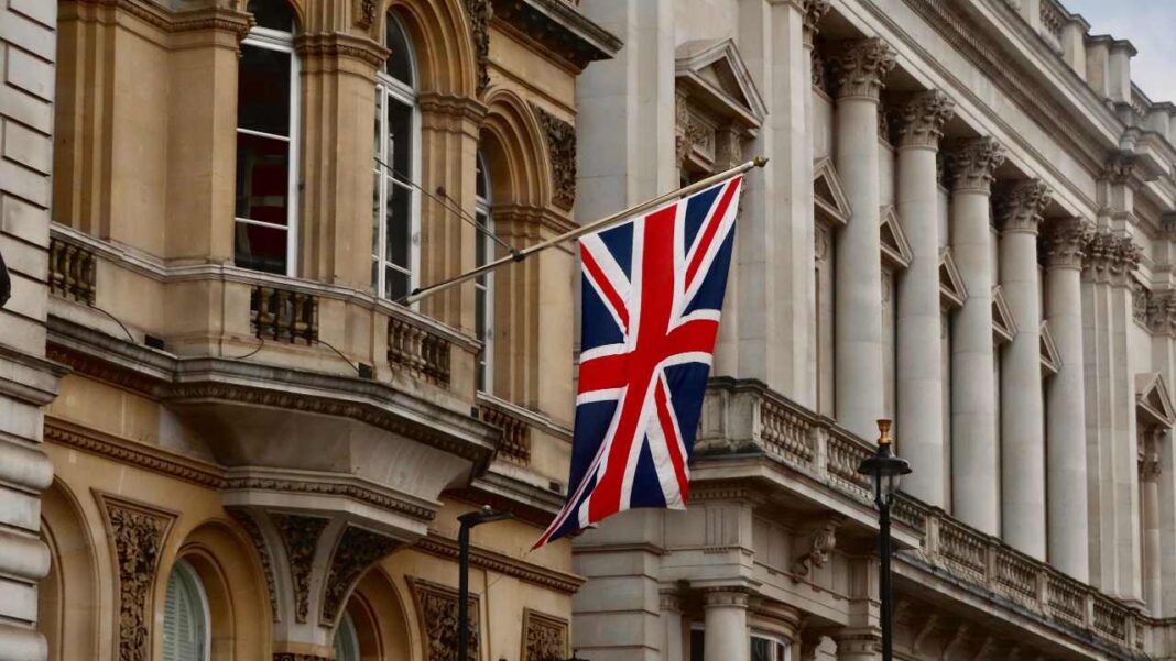 UK Housing Market Sees Decade-High Supply as Prices Remain Under Pressure